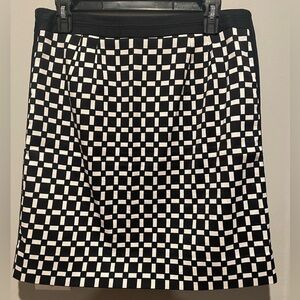 White House black market black and white checkered skirt size 8 pre owned
